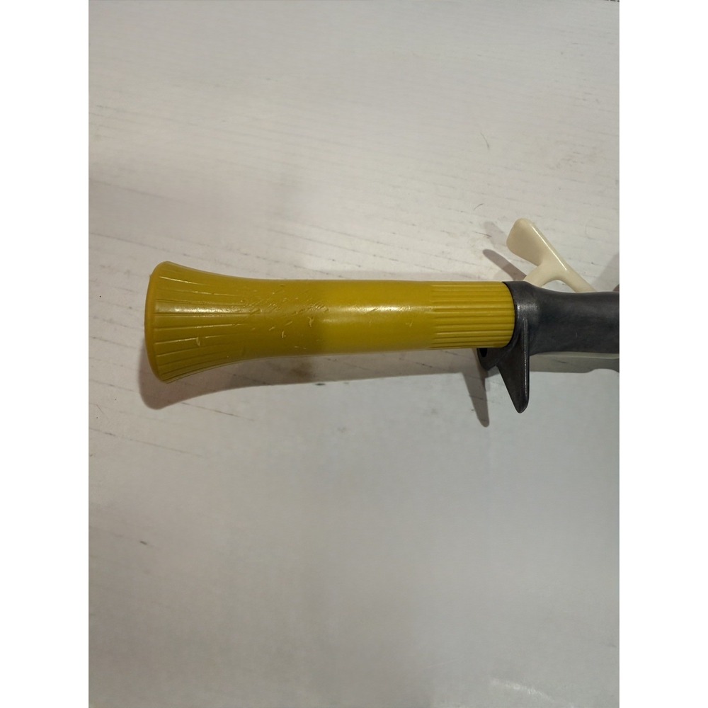 Vintage Metal Ice Cream Scoop w/ Trigger Handle – Yellow Handle – USA Made - Picture 2 of 8